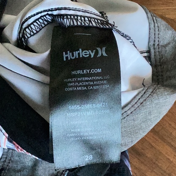 EUC Hurley boardshorts - Picture 3 of 4